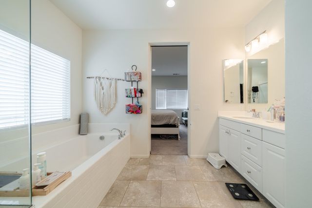 411 Calabrese Street, Fallbrook, CA 92028