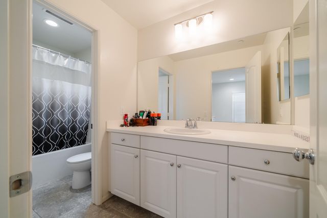 411 Calabrese Street, Fallbrook, CA 92028