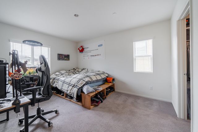 411 Calabrese Street, Fallbrook, CA 92028