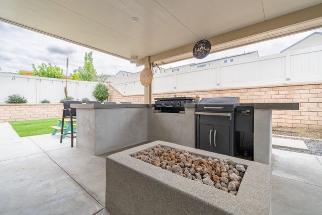 411 Calabrese Street, Fallbrook, CA 92028