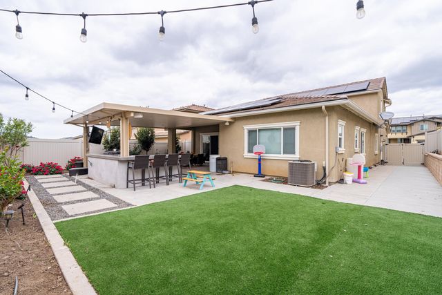 411 Calabrese Street, Fallbrook, CA 92028