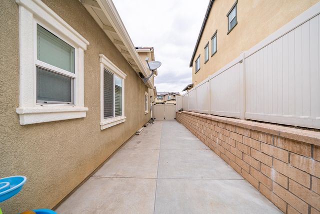 411 Calabrese Street, Fallbrook, CA 92028
