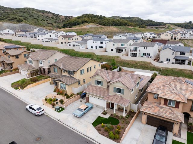 411 Calabrese Street, Fallbrook, CA 92028