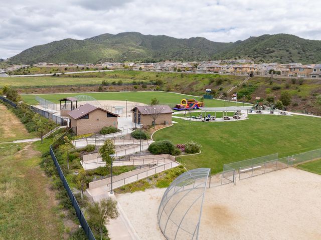 411 Calabrese Street, Fallbrook, CA 92028