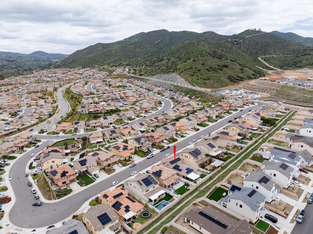 411 Calabrese Street, Fallbrook, CA 92028