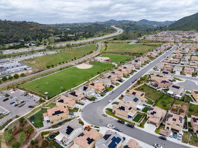 411 Calabrese Street, Fallbrook, CA 92028