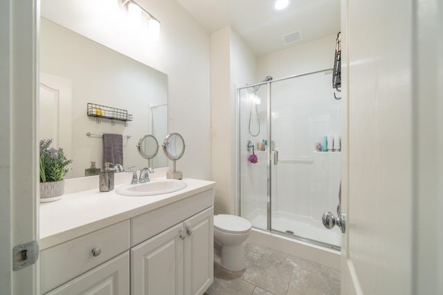 411 Calabrese Street, Fallbrook, CA 92028