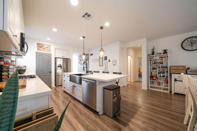 411 Calabrese Street, Fallbrook, CA 92028