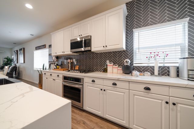 411 Calabrese Street, Fallbrook, CA 92028