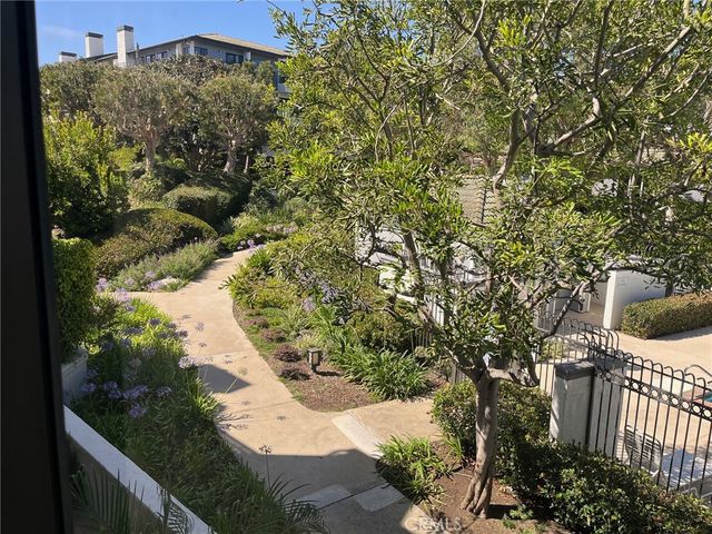 230 LILLE LANE 204, Newport Beach, CA 92663