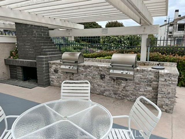 230 LILLE LANE 204, Newport Beach, CA 92663