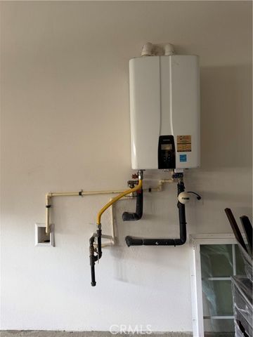 475 N Glenwood, Rialto, CA 92376