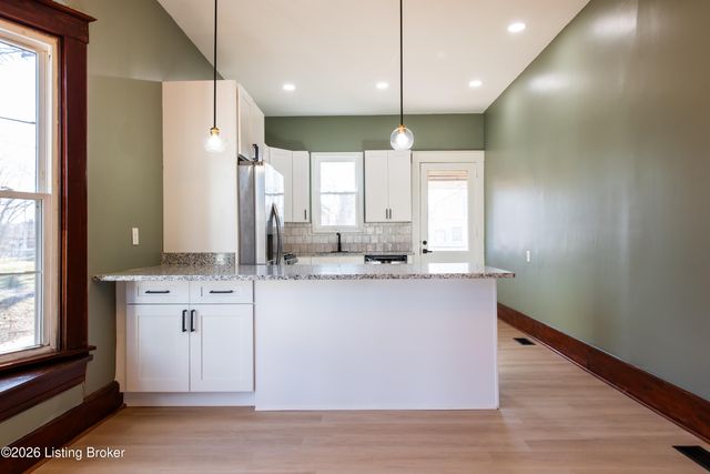 424 Gwendolyn St, Louisville, KY 40203