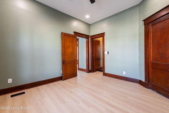 424 Gwendolyn St, Louisville, KY 40203