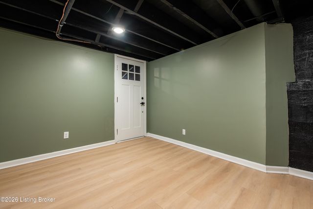 424 Gwendolyn St, Louisville, KY 40203