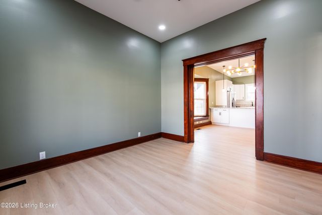 424 Gwendolyn St, Louisville, KY 40203