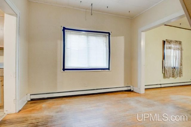 501 Superior Avenue, Gladstone, MI 49837