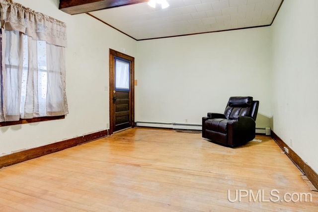 501 Superior Avenue, Gladstone, MI 49837