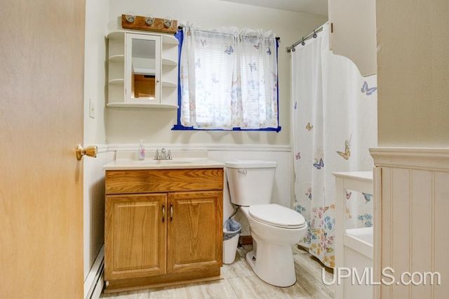 501 Superior Avenue, Gladstone, MI 49837