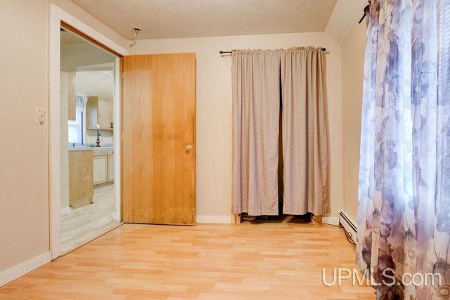 501 Superior Avenue, Gladstone, MI 49837