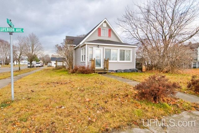 501 Superior Avenue, Gladstone, MI 49837