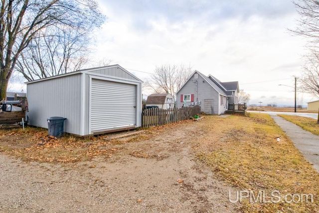 501 Superior Avenue, Gladstone, MI 49837