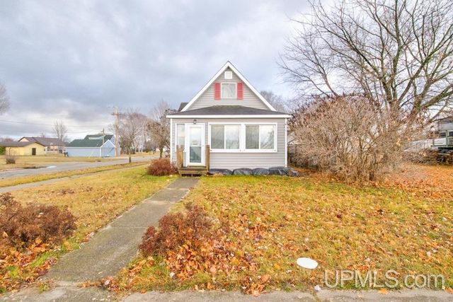 501 Superior Avenue, Gladstone, MI 49837