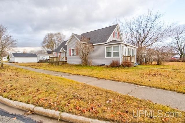 501 Superior Avenue, Gladstone, MI 49837