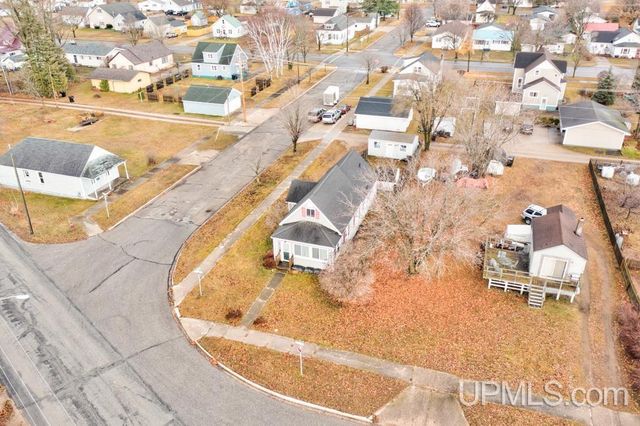 501 Superior Avenue, Gladstone, MI 49837