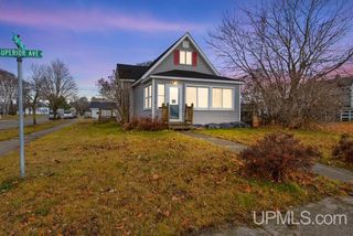 501 Superior Avenue, Gladstone, MI 49837