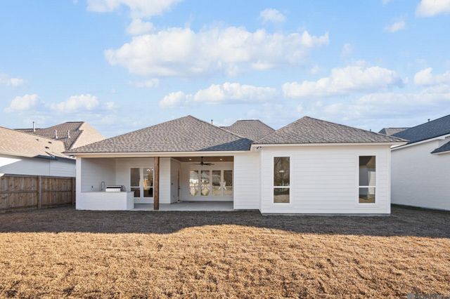 38166 Sweet Briar Dr, Prairieville, LA 70769