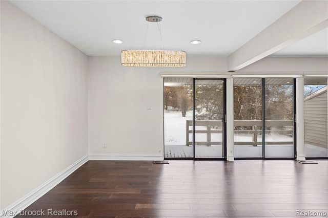 5324 Fairway Court, West Bloomfield, MI 48323