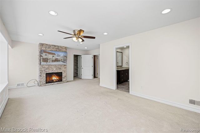 5324 Fairway Court, West Bloomfield, MI 48323