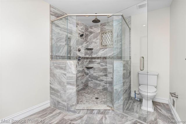 5324 Fairway Court, West Bloomfield, MI 48323