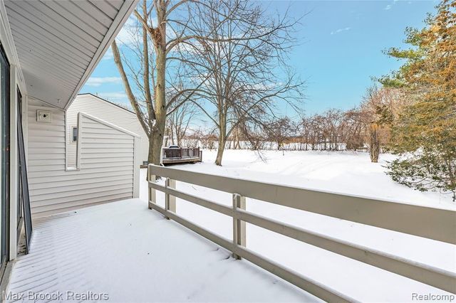 5324 Fairway Court, West Bloomfield, MI 48323