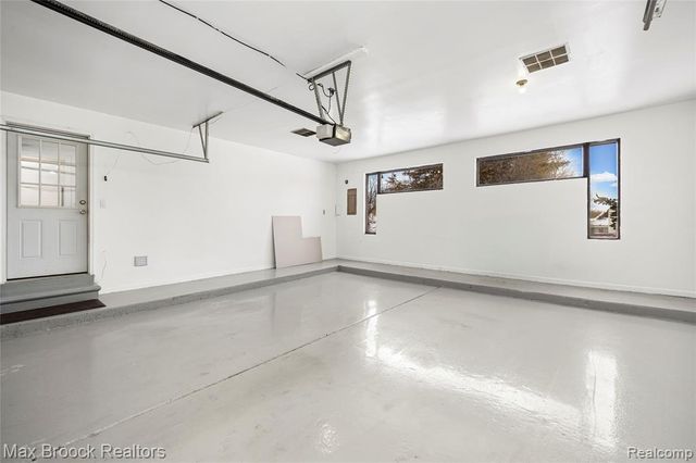 5324 Fairway Court, West Bloomfield, MI 48323