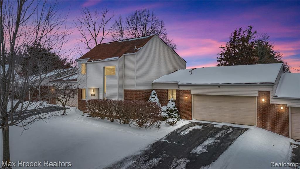 5324 Fairway Court, West Bloomfield, MI 48323