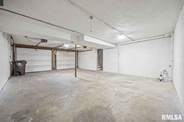 6822 N KIMBERLY Drive, Peoria, IL 61614