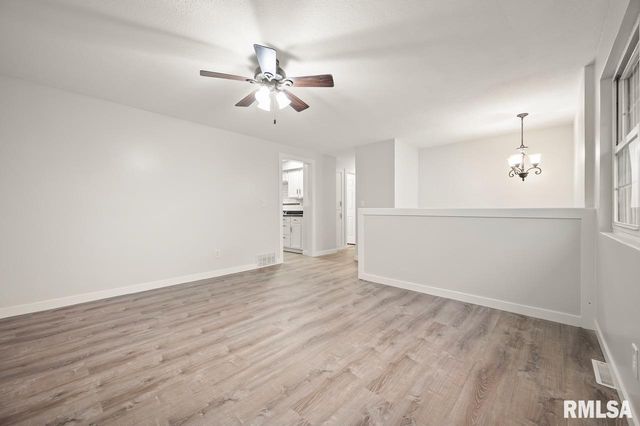 6822 N KIMBERLY Drive, Peoria, IL 61614