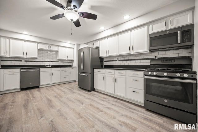 6822 N KIMBERLY Drive, Peoria, IL 61614