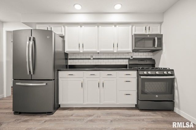 6822 N KIMBERLY Drive, Peoria, IL 61614