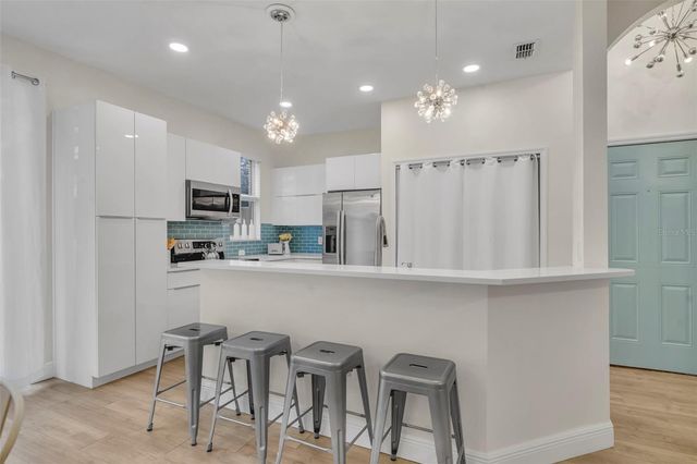 1172 S BEACH CIRCLE, Kissimmee, FL 34746