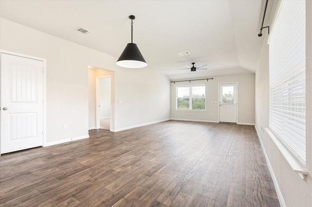 304 Sandhill Piper ST, Leander, TX 78641