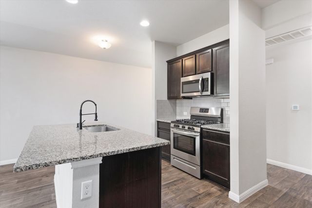304 Sandhill Piper ST, Leander, TX 78641
