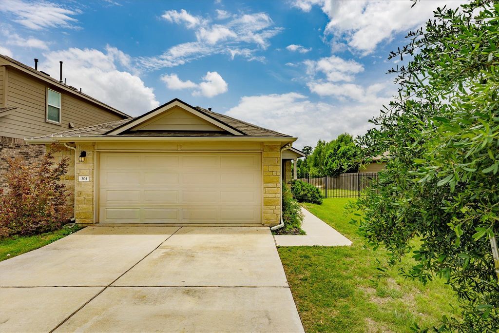 304 Sandhill Piper ST, Leander, TX 78641