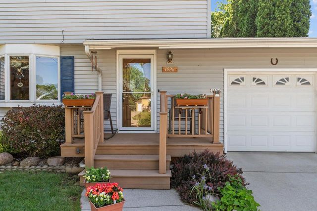 1926 OHIO STREET, Oshkosh, WI 54902