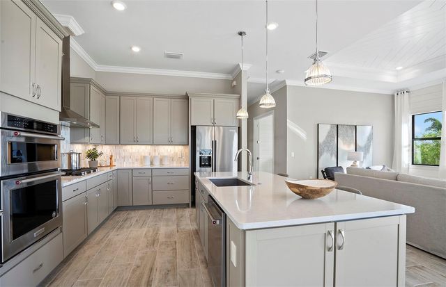 7452 SUMMER COURT, Sarasota, FL 34231