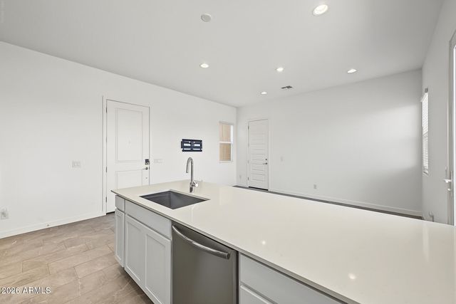 9654 W MITCHELL Drive, Phoenix, AZ 85037