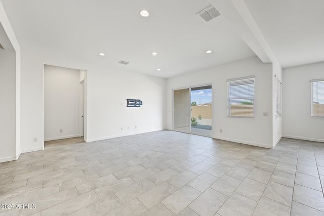 9654 W MITCHELL Drive, Phoenix, AZ 85037