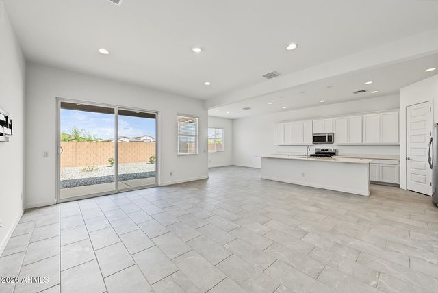 9654 W MITCHELL Drive, Phoenix, AZ 85037